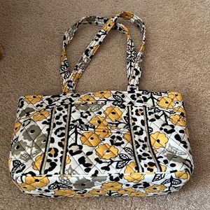 Vera Bradley Zippered bag